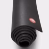 111011010-mats-pro71-black-02.avif Saltea Yoga Manduka PRO Black 6mm