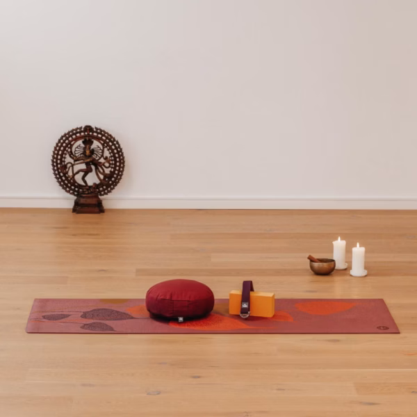 896rp3_yoga_matte_leela_leaves_bodhi_redplum_mood-scaled-1.avif Saltea Yoga Bodhi Leela Leaves