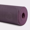 942lpa_lotus-pro_aubergine_halb_gerollt-roll-1-scaled-1.avif Saltea Yoga Bodhi Lotus Pro Aubergine/Light Aubergine