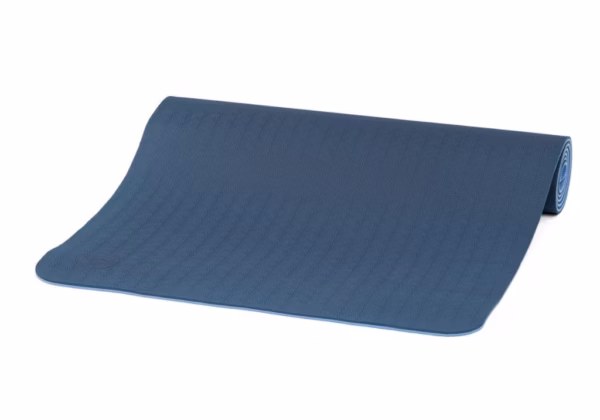 joga-mat-lotus-pro-bodhi-goluboj-svetlo-goluboj-1-scaled-1.avif Saltea Yoga Bodhi Lotus Pro Blue/Light blue