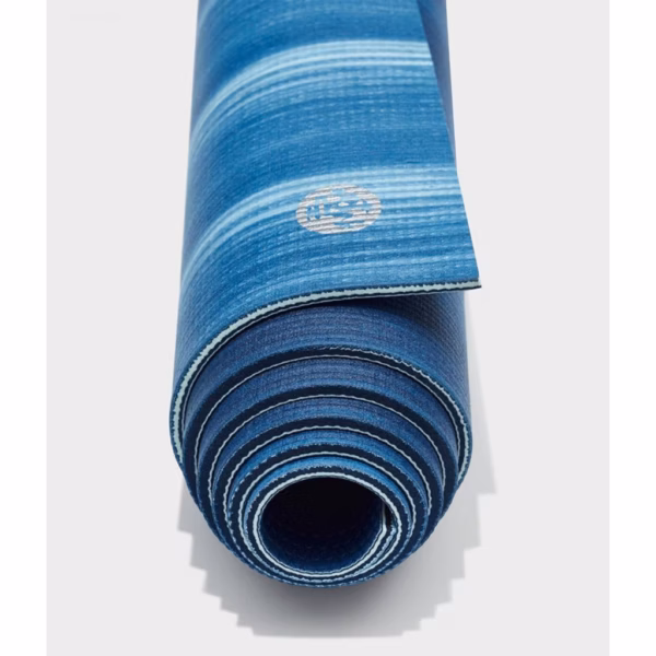 pro71-111011407-mats-seafoamcf_035-1300x1300-1-scaled-1.avif Saltea Yoga Manduka PRO Sea Foam 6mm
