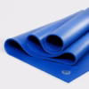 pro71-111011w50-mats-surf_1439-1300x1300-1-e1718606576639-scaled-1.avif Saltea Yoga Manduka PRO Surf 6mm